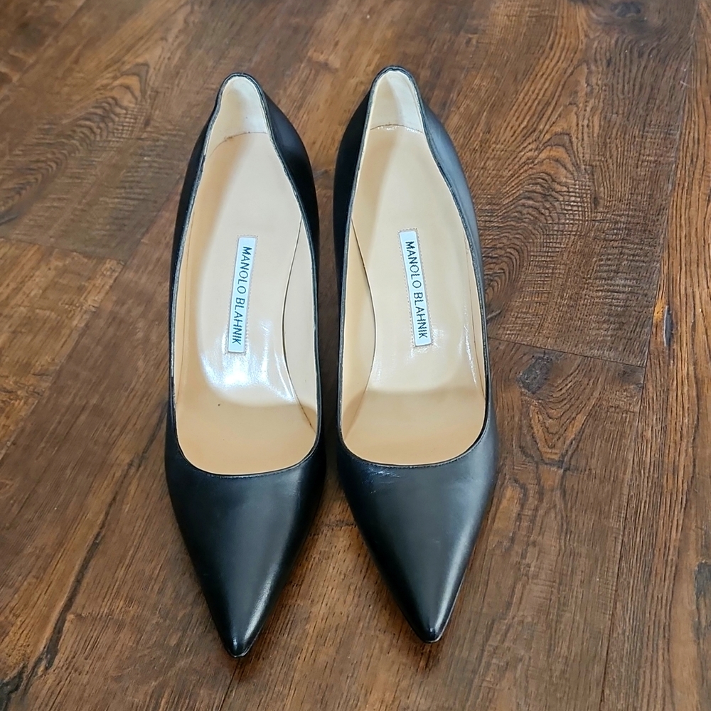 Manolo Blahnik Black Leather Pumps